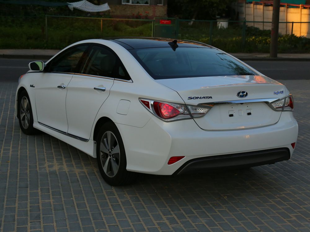 2011 HYUNDAI SONATA Hybrid 9900$ В НАЛИЧИИ