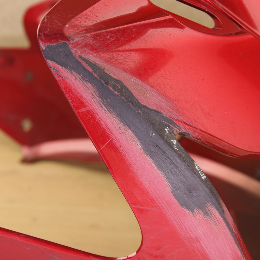 Пластик передний FZ1s 06- красный
