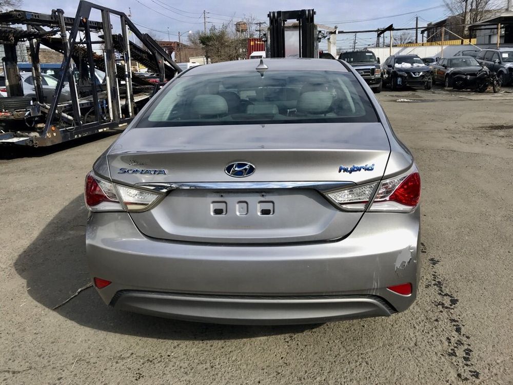 2012 HYUNDAI SONATA HYBRID 7500$ приход 12.05.2021