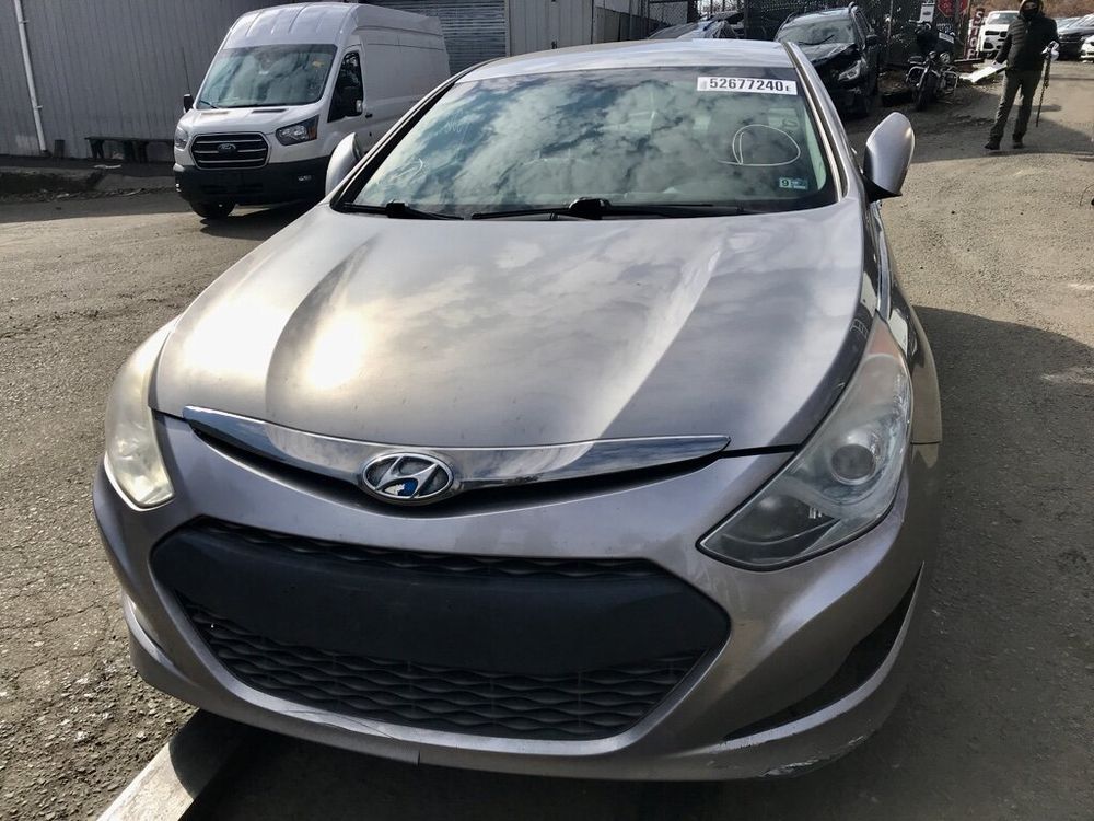 2012 HYUNDAI SONATA HYBRID 7500$ приход 12.05.2021