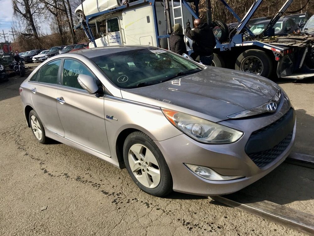 2012 HYUNDAI SONATA HYBRID 7500$ приход 12.05.2021