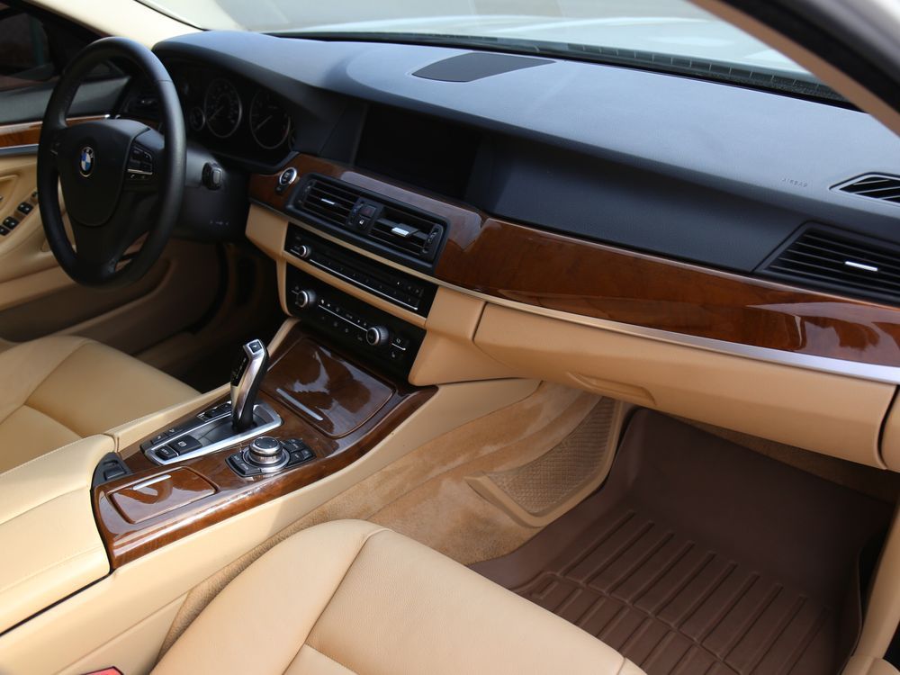 BMW 528 Xdrive 12900$  в наявності