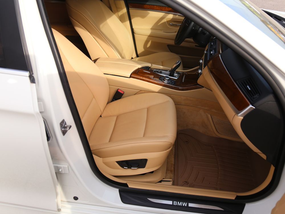 BMW 528 Xdrive 12900$  в наявності