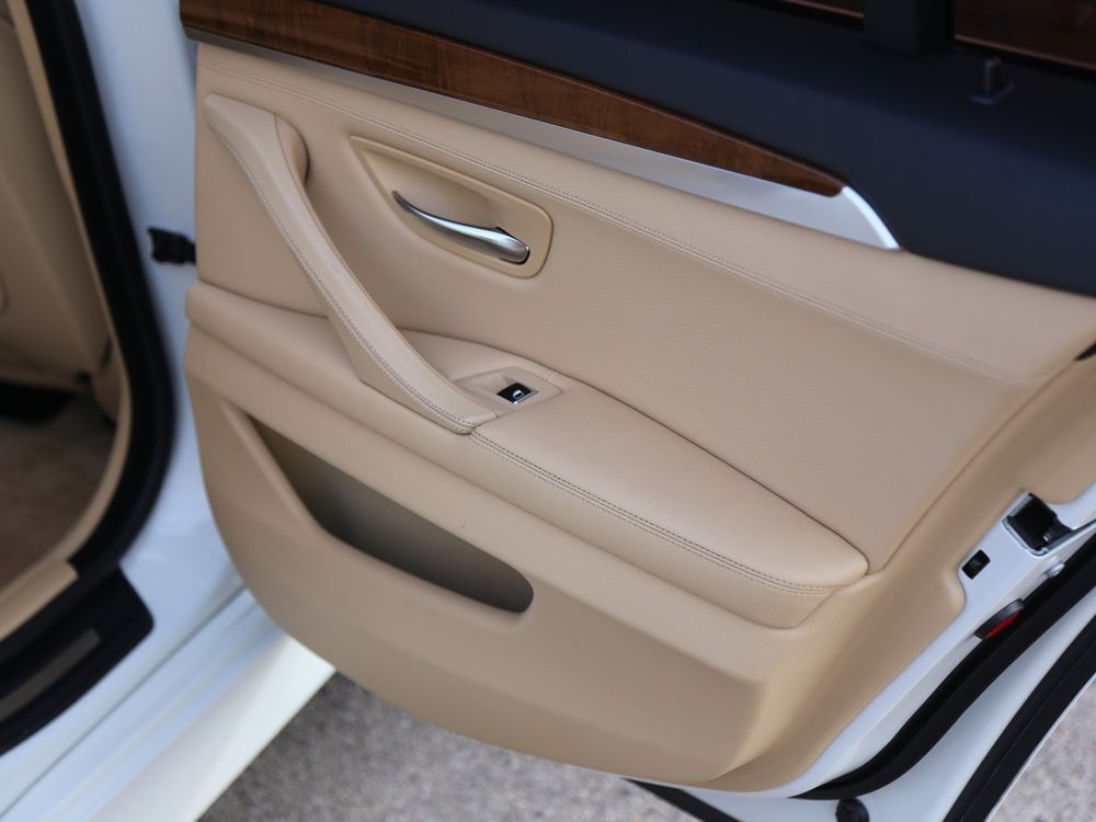 BMW 528 Xdrive 12900$  в наявності