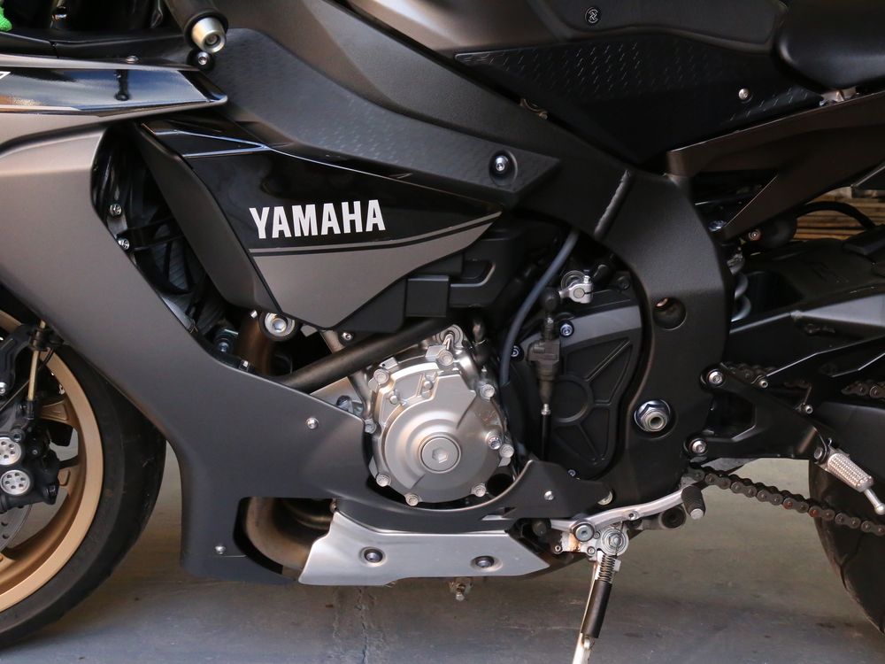 2016 Yamaha R1 13700$ в наличии