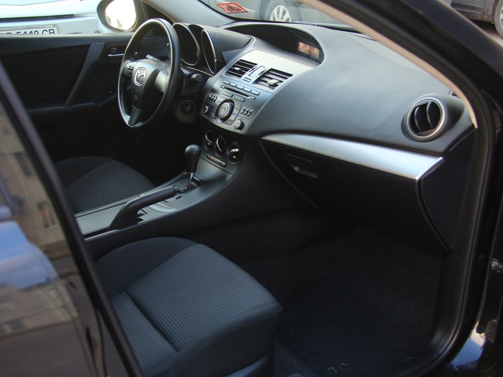 Mazda 3 2012 пробег 28тыс 7900$