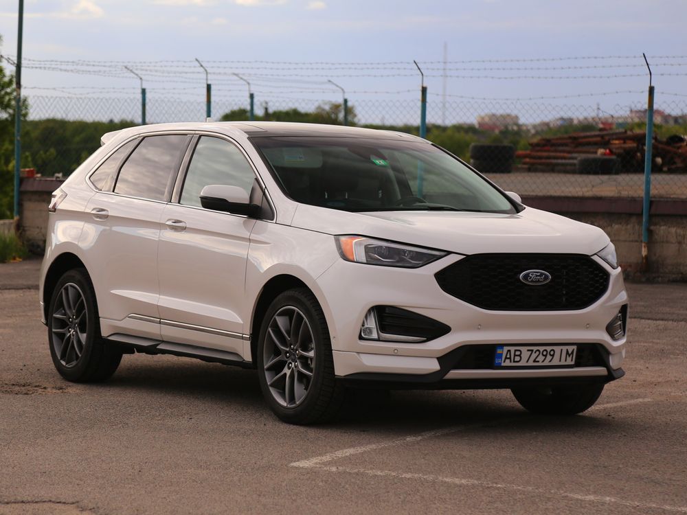 2019 Ford Edge Titanium 25000$