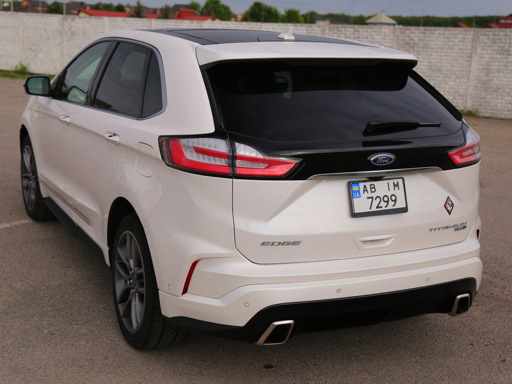 2019 Ford Edge Titanium 25000$