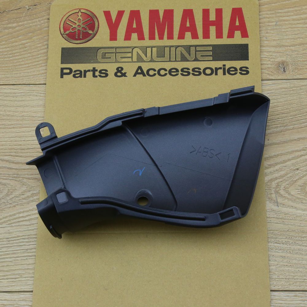 Накладка воздуховода  L Yamaha R1 09-14, Новый, YAMAHA original